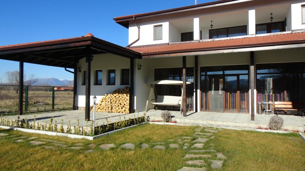 Guest House Hasiendata Pavel Banya Exterior photo