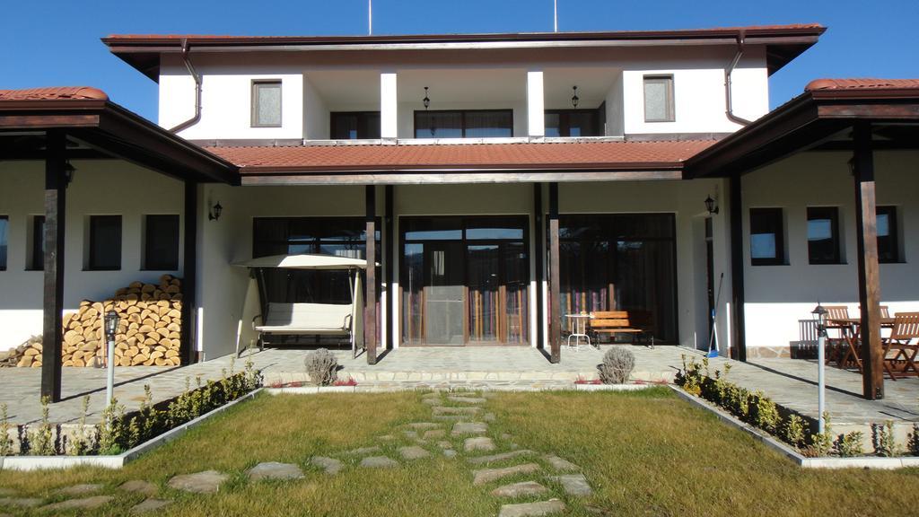 Guest House Hasiendata Pavel Banya Exterior photo