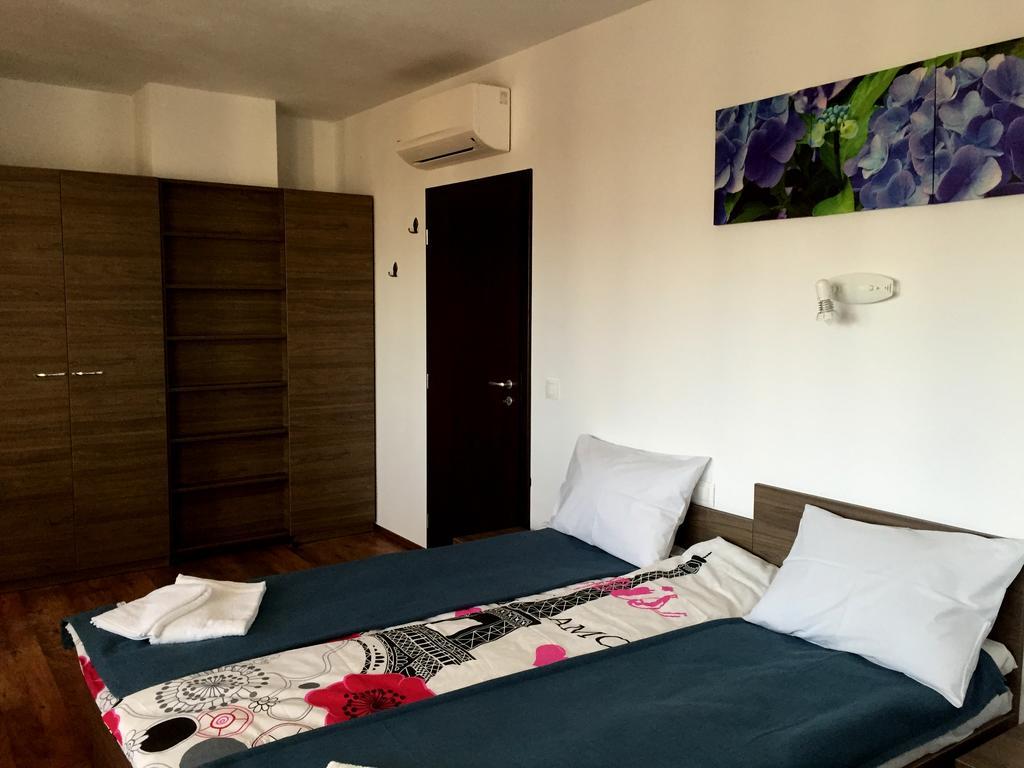 Guest House Hasiendata Pavel Banya Exterior photo